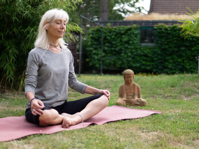 Yoga. Kirsten Schön